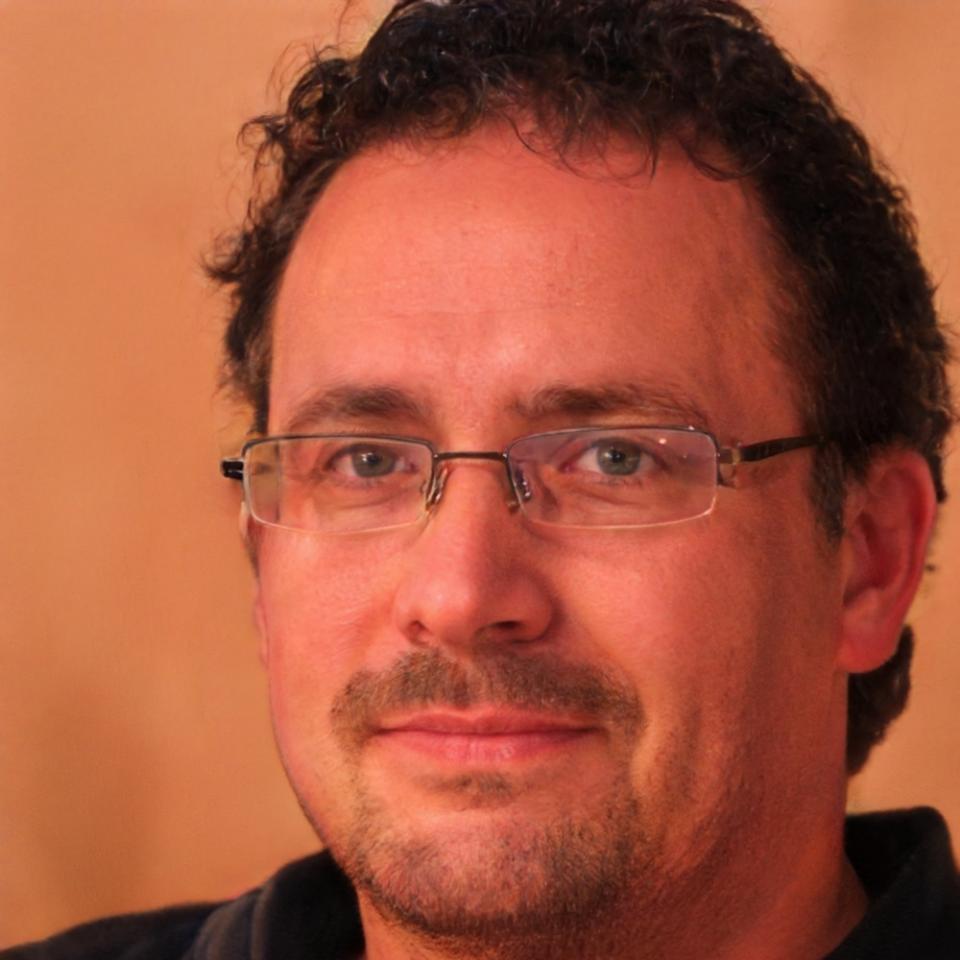 Rutilio Bermúdez, Especialista en Educación Financiera
